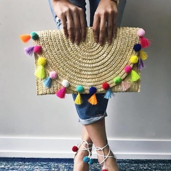 NWT Straw Bag Pom Pom Clutch w Tassels - Picture 3 of 3